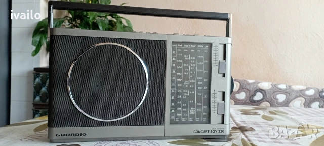 Grundig Concert Boy 220, снимка 2 - Радиокасетофони, транзистори - 54130951