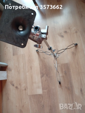 Original Roland stand for spd drum pads, снимка 3 - Ударни инструменти - 50491950