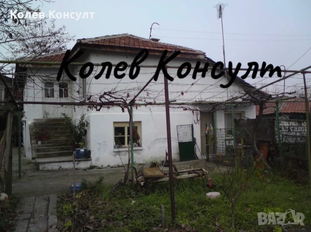 Продавам двуетажна къща в село Априлово , снимка 1