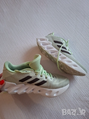 Оригинални маратонки Адидас, номер 38, 15 евро, снимка 2 - Маратонки - 53662303