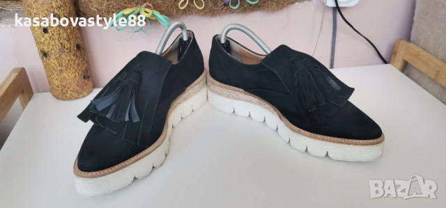 Обувки Laura Bellariva 38 н. Естествен велур , снимка 2 - Дамски ежедневни обувки - 54137799