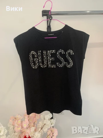 Тениска Guess 16г, но е подходяща и за S, снимка 2 - Тениски - 50738967