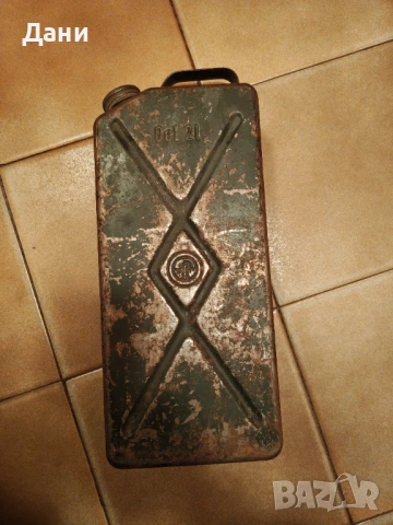 Ретро немска метална туба за масло- Надпис „Oel 2 l