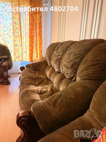 Луксозен винтидж холов комплект от масивно орехово дърво и кадифена тапицерия– диван + 2 фотьойла