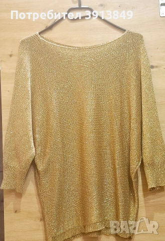 Дамска блуза златист цвят.