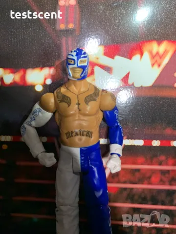 Екшън фигура WWE Rey Mysterio Рей Мистерио Mattel Half White Half Blue, снимка 2 - Фигурки - 49150735