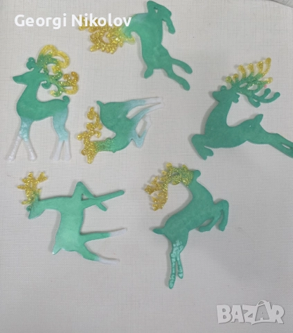 Коледни висулки и книгоразделите от епоксидна смола