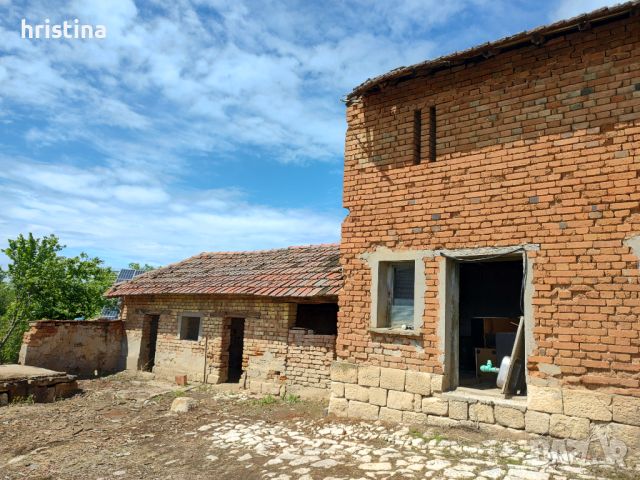 Продава парцел с.Върбица Плевенско със селскостопански сгради  , снимка 6 - Парцели - 45879539