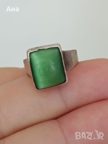 красив сребърен пръстен с естествен зелен камък , снимка 2 - Пръстени - 46246455