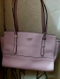 Розова чанта GUESS , снимка 1