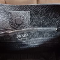 чанта Prada, снимка 4 - Чанти - 45525573