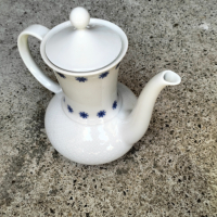 Порцеланов чайник, снимка 4 - Антикварни и старинни предмети - 45034395
