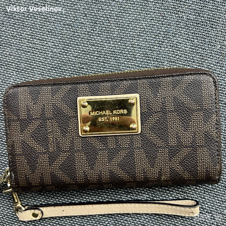 Оригинално Michael Kors Signature Logo Zip Around Портмоне, снимка 1