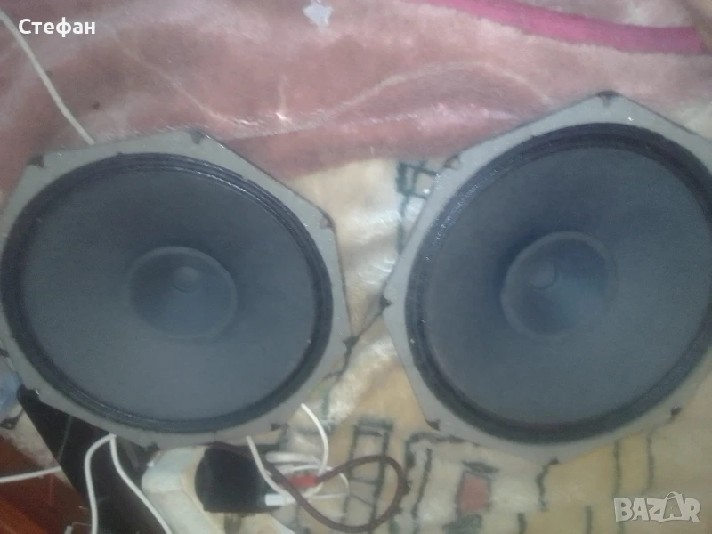 широко лентови говорители Phillips единия е за ремонт мустаците са скасани, снимка 1