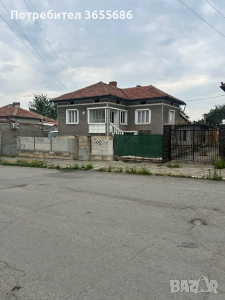 Продава се къща на центъра на две могили, снимка 1