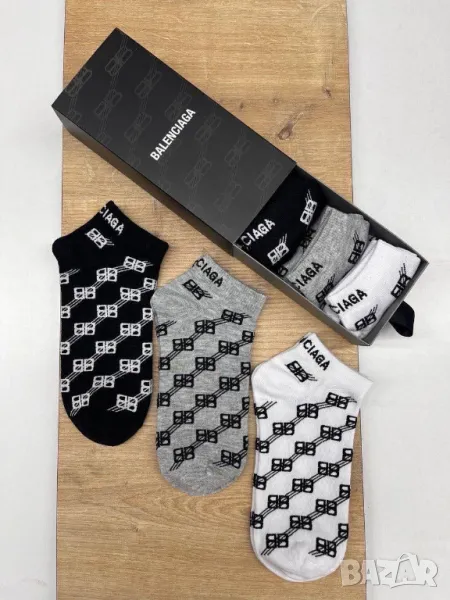 чорапи в кутия balenciaga , снимка 1