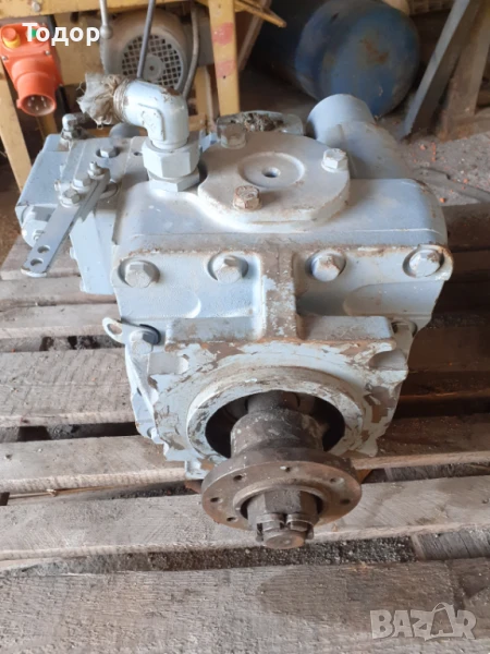 Хидравлични помпи за комбайн KLAAS, Saur и Linde, снимка 1