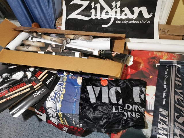 Колекция рекламни плакати банери стикери Ibanez Zildjian Tama Peavey Marshall