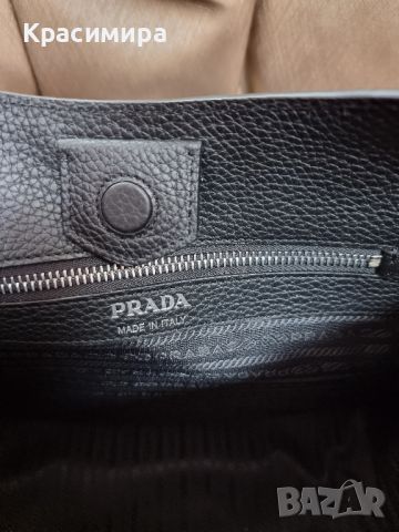 чанта Prada, снимка 4 - Чанти - 45525573