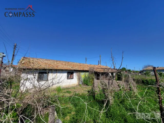 с. Ловчанци, обл. Добрич, стопанска сграда с дворно място – 30000лева!, снимка 3 - Парцели - 50266622