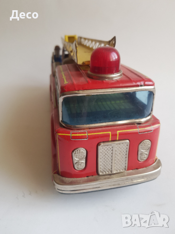 Стара японска тенекиена играчка Пожарен камион., снимка 2 - Колекции - 45036874