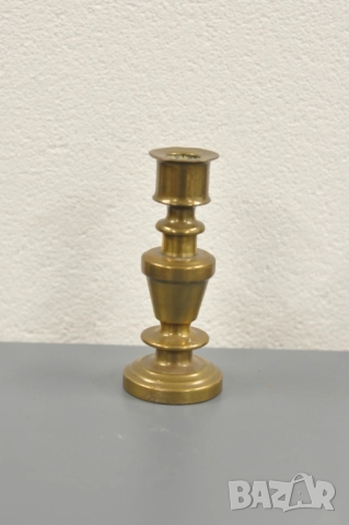 Стар месингов свещник, снимка 2 - Антикварни и старинни предмети - 52857284