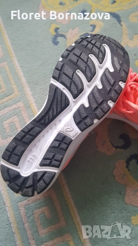 нови маратонки Асикс. Не носени. 39 номер., снимка 4 - Маратонки - 52501234