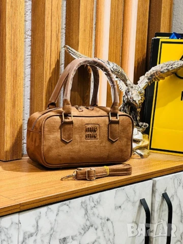 чанти Miu Miu , снимка 4 - Чанти - 50643481