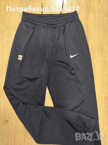 долнище на Nike, снимка 3 - Детски анцузи и суичери - 52101719