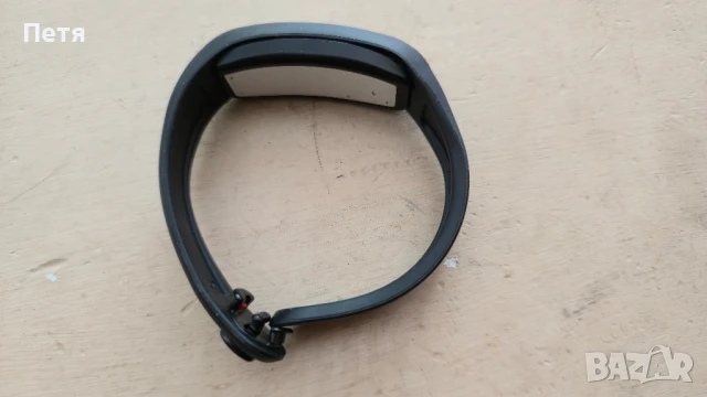 Фитнес гривна Garmin Vivofit 2 , снимка 10 - Фитнес уреди - 51106402