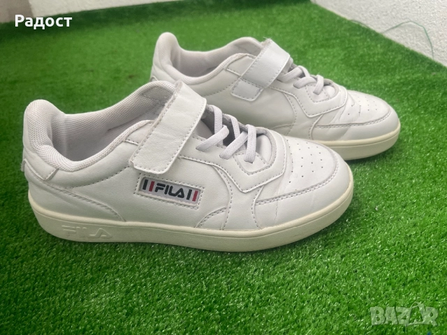 Бели кецове Fila