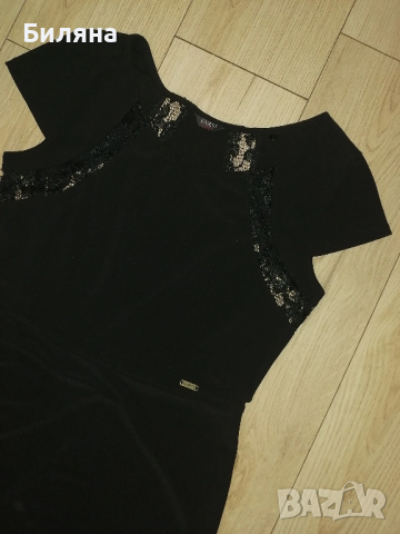 Черна рокля GUESS, снимка 2 - Рокли - 51476806