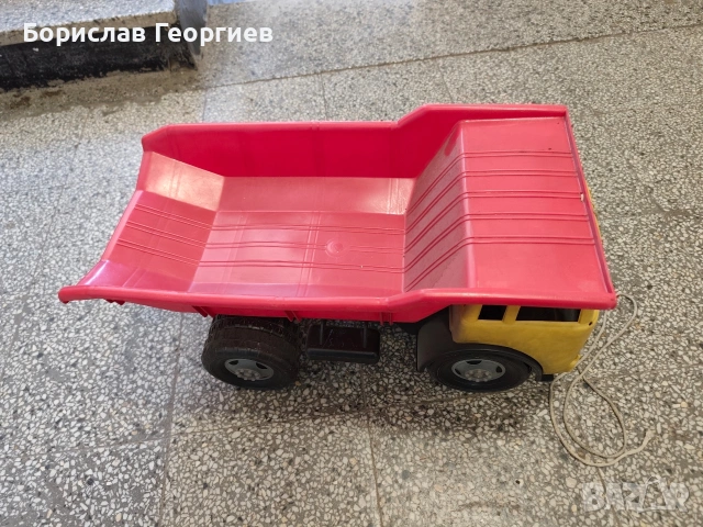 Стара играчка камион самосвал 