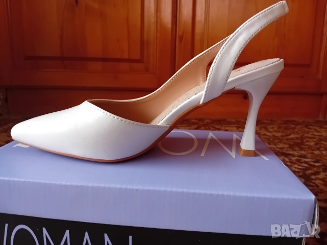 Бели обувки с висок ток, снимка 4 - Дамски обувки на ток - 52053795