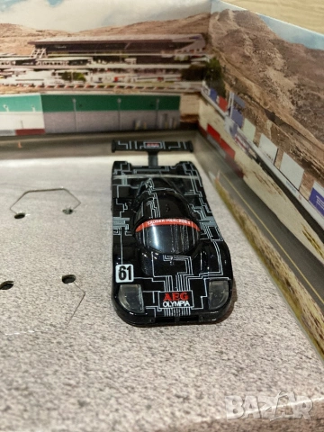 Hot Wheels Track Day Diorama MERCEDES SAUBER, снимка 2 - Колекции - 53475986