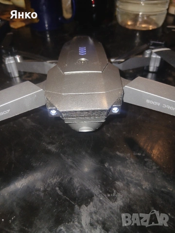 Това е сгъваем дрон ZLRC SG907 GPS Камера: Оборудван е с 4K HD камера.