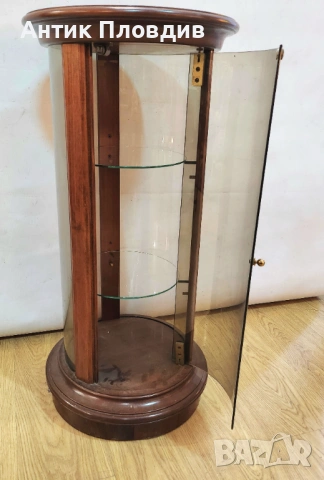 Кръгла витрина от масивно дърво и стъкло – класически стил, снимка 5 - Секции и витрини - 53381224