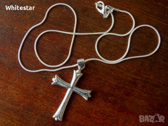 Посребрен ланец с кръст