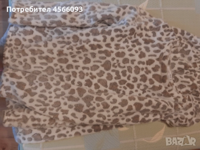 Продавам дамска пижама/леопардова