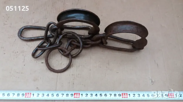 масивни ковани възрожденски окови, белезници, пранги букаи , снимка 8 - Антикварни и старинни предмети - 49674760