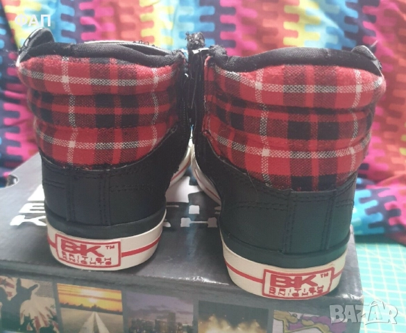 BritishKnights Black/Red Trainers Size EU29, детски , нови в кутия, снимка 4 - Детски маратонки - 52672005