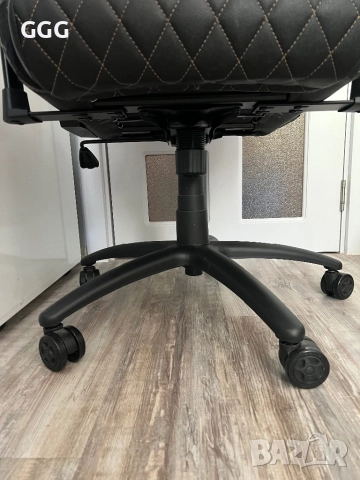 Геймърски/Офис стол Cougar, снимка 4 - Столове - 51973928