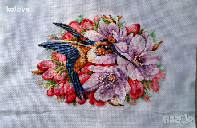 Гоблен „Колибри и цветя“ – Ръчна изработка 