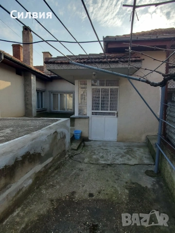 Къща в с.Калипетрово, снимка 2 - Къщи - 53850618