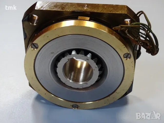 Съединител електромагнитен ETM-0.86 1А/1H (ЭТМ-0.86 1А/1H) electromagnetic multi-plate clutch 24VDC, снимка 1 - Резервни части за машини - 47490520