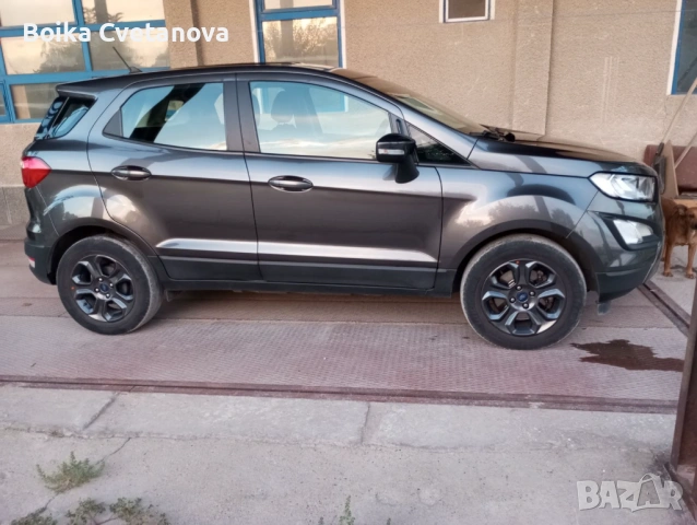 Перфектен автомобил Форд Екоспорт, снимка 3 - Автомобили и джипове - 54301418