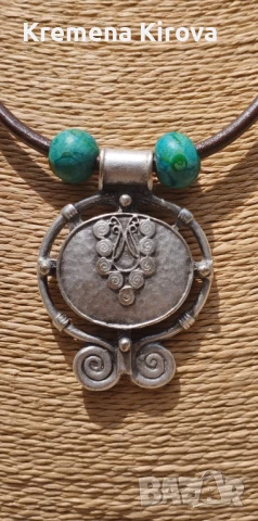 Дамско колие с естествена кожа и керамични мъниста. Бижута Луди гъби., снимка 2 - Колиета, медальони, синджири - 50681881