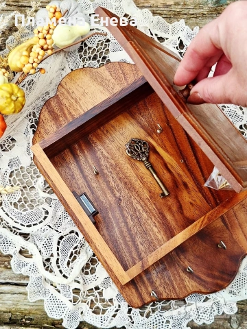 Стенна кутия за ключове от масив, снимка 2 - Други - 53614062