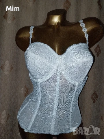 75 Е Бял дантелен корсет 