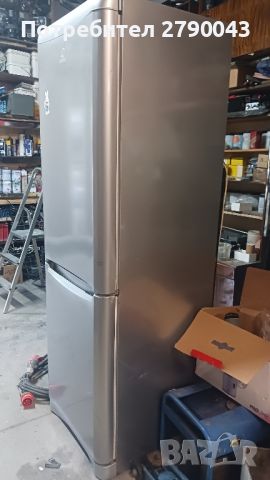 хладилник с фризер , снимка 2 - Хладилници - 46436817